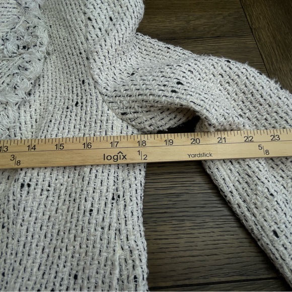 Zara Ivory Tweed Blazer with Gold Buttons - Picture 6 of 10